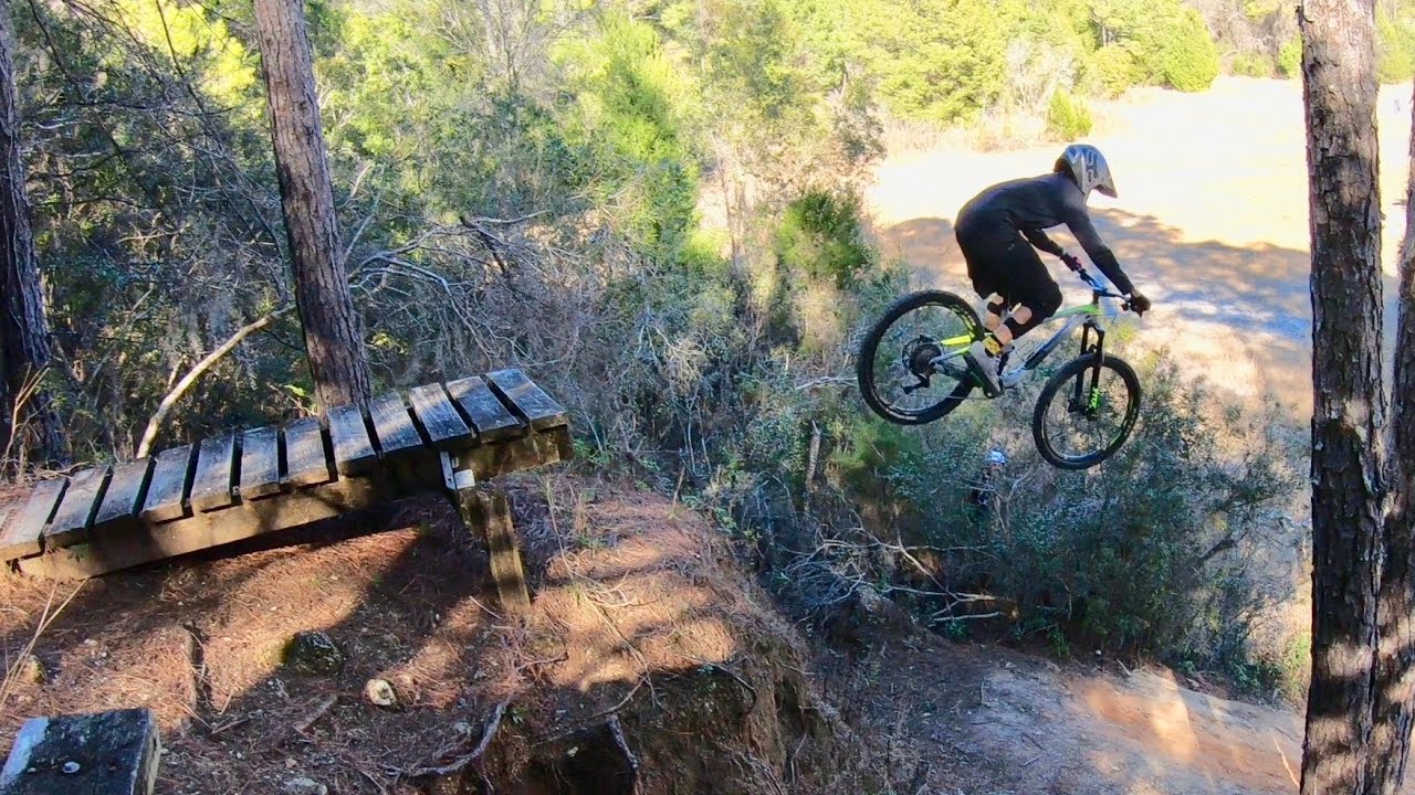 Dawson Sends It at Santos!