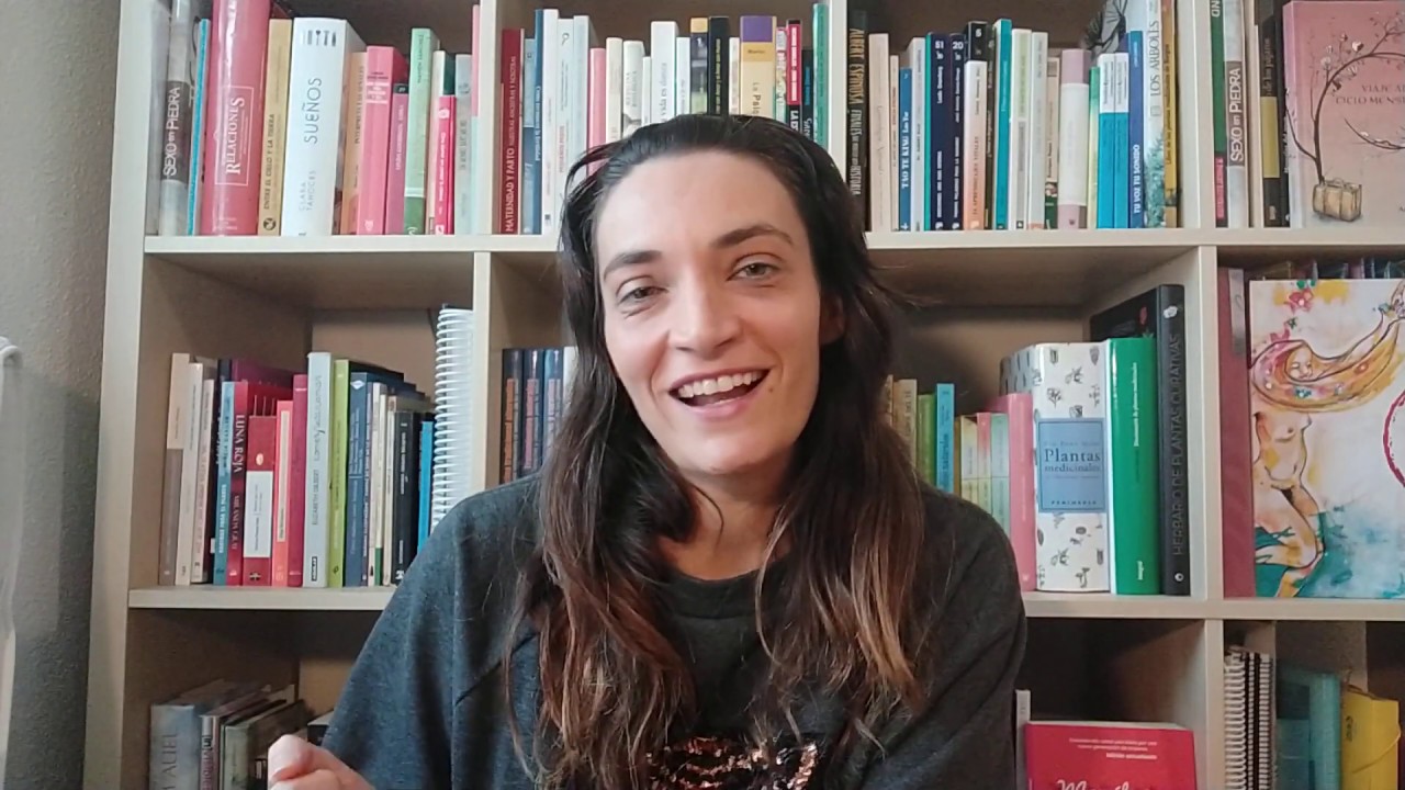 El Arquetipo de la Hechicera. Ciclicidad Femenina. Femenino Plural. Papillonas.