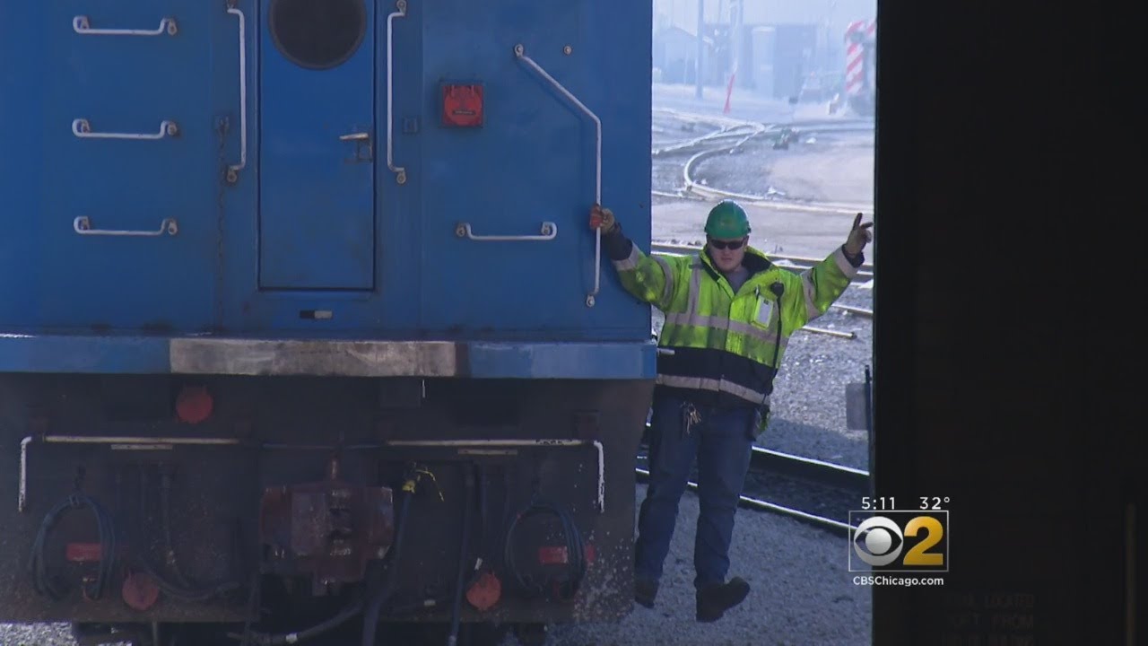 Metra Using Old Locomotives