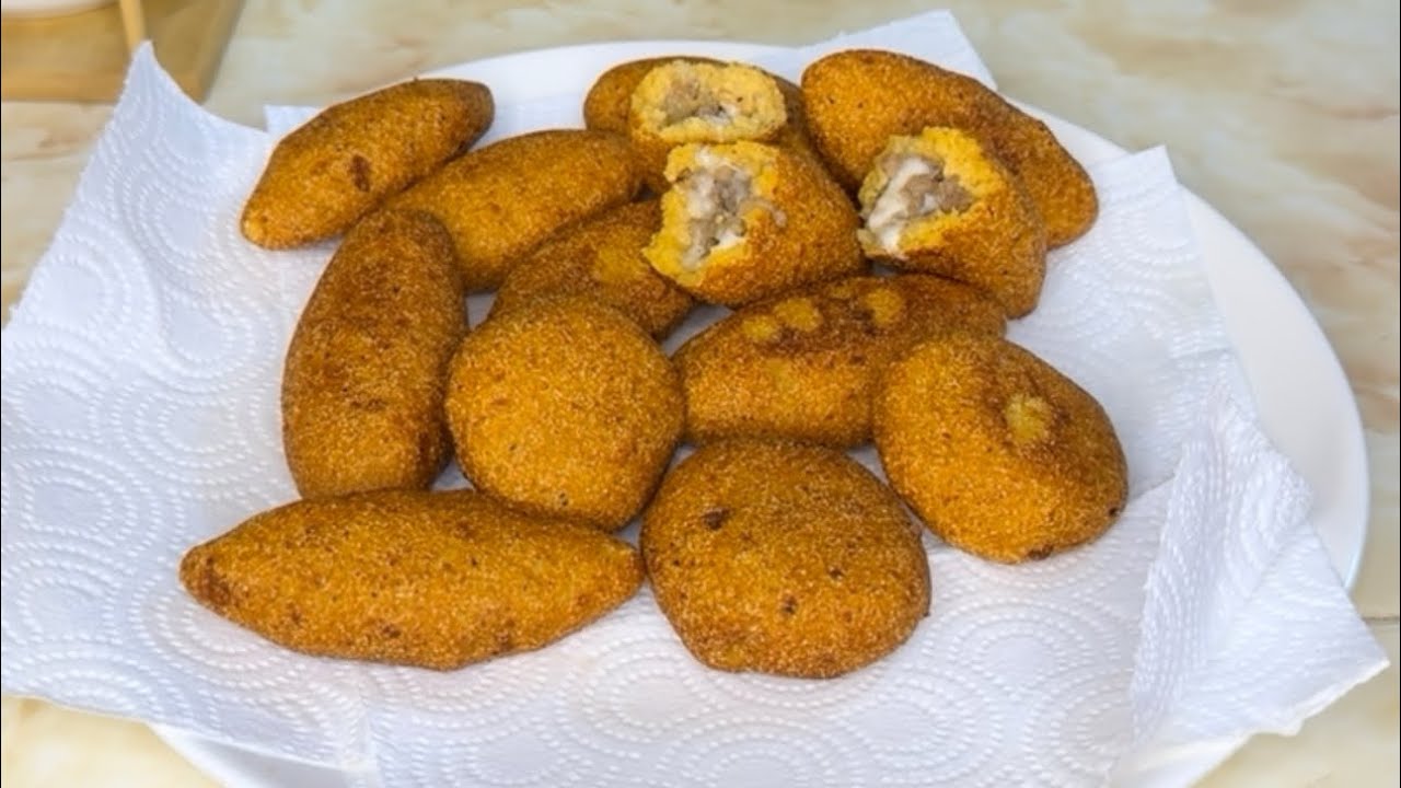 #اسمعوا القصه وركزوا بالاكله😁🤗🥰🌹❤️# فطائر البطاطا باللحمه بتشهي جربوها 🥰