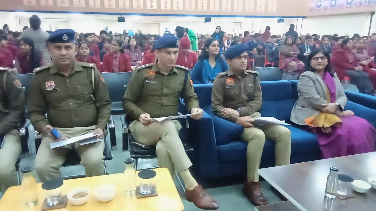 Dev Kesari TV  is live gurugram cyber police ke dwara aayojit cyber jagrukta