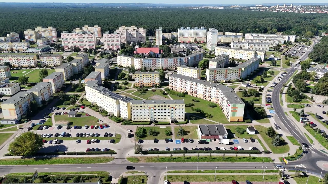 Grudziądz z Drona: Osiedle Lotnisko w Letnim Blasku 2025