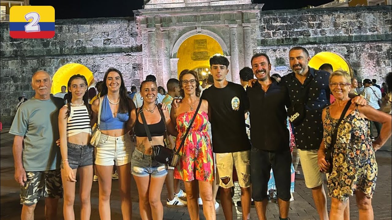 El BARRIO más COLORIDO de CARTAGENA