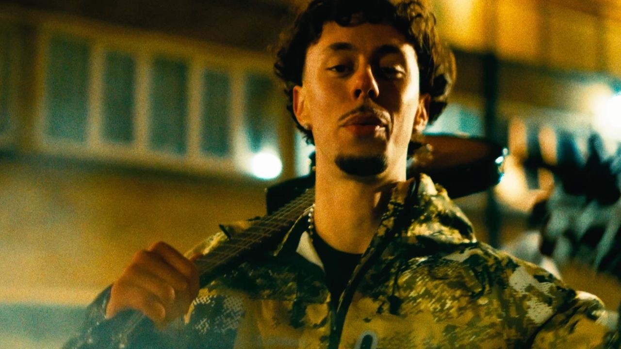 Reuben Aziz - circles (Official Music Video)