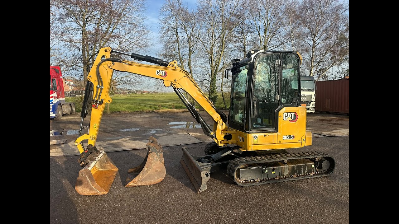 26.008 - Offered for sale! Caterpillar 303.5