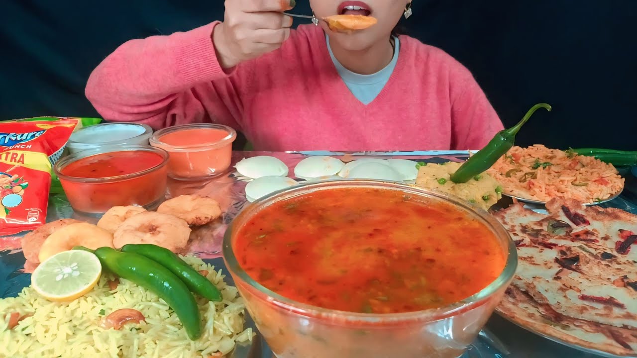 Eating South Indian Food ASMR 😍🤤🍽️ | Idli 🥞 Medu Vada 🍩 Lemon Rice 🍋🍚 Utpam 😋