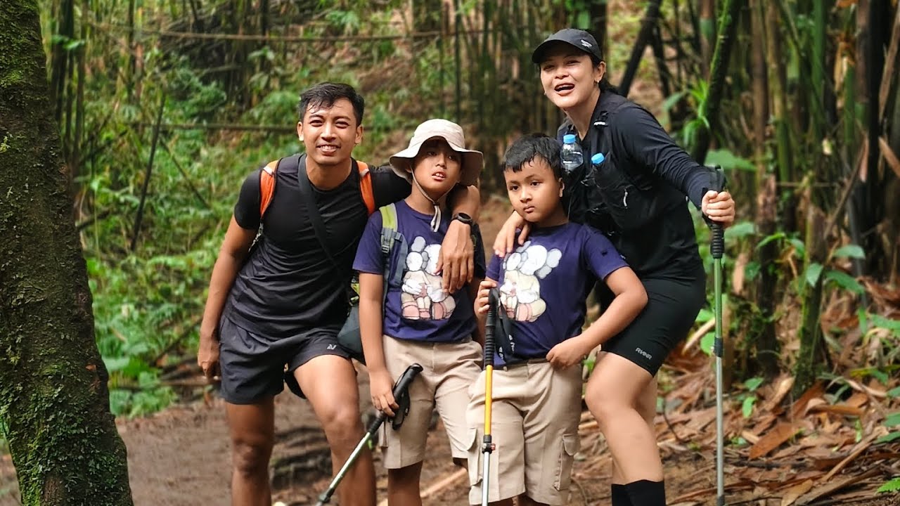 Family Hiking di Curug Rambat dan Curug Pengantin 