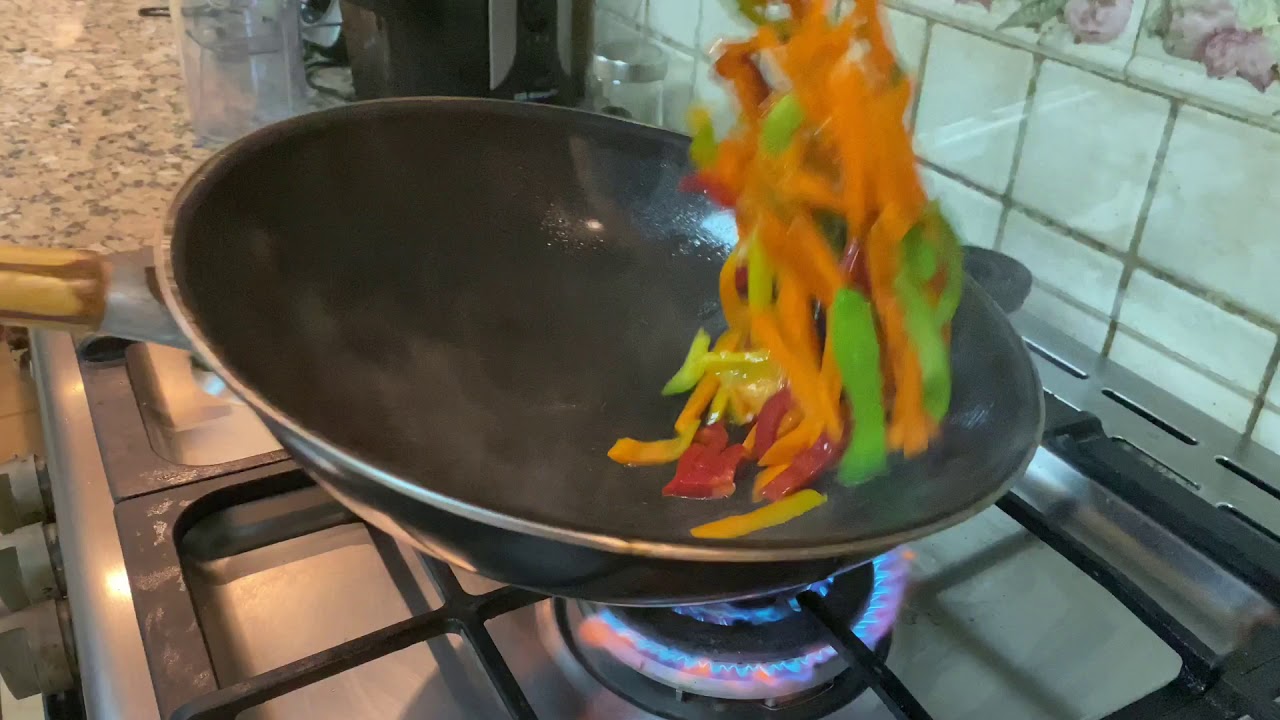 Nouilles Fruits De Mer Et Légumes   نودلز المأكولات البحرية والخضروات
