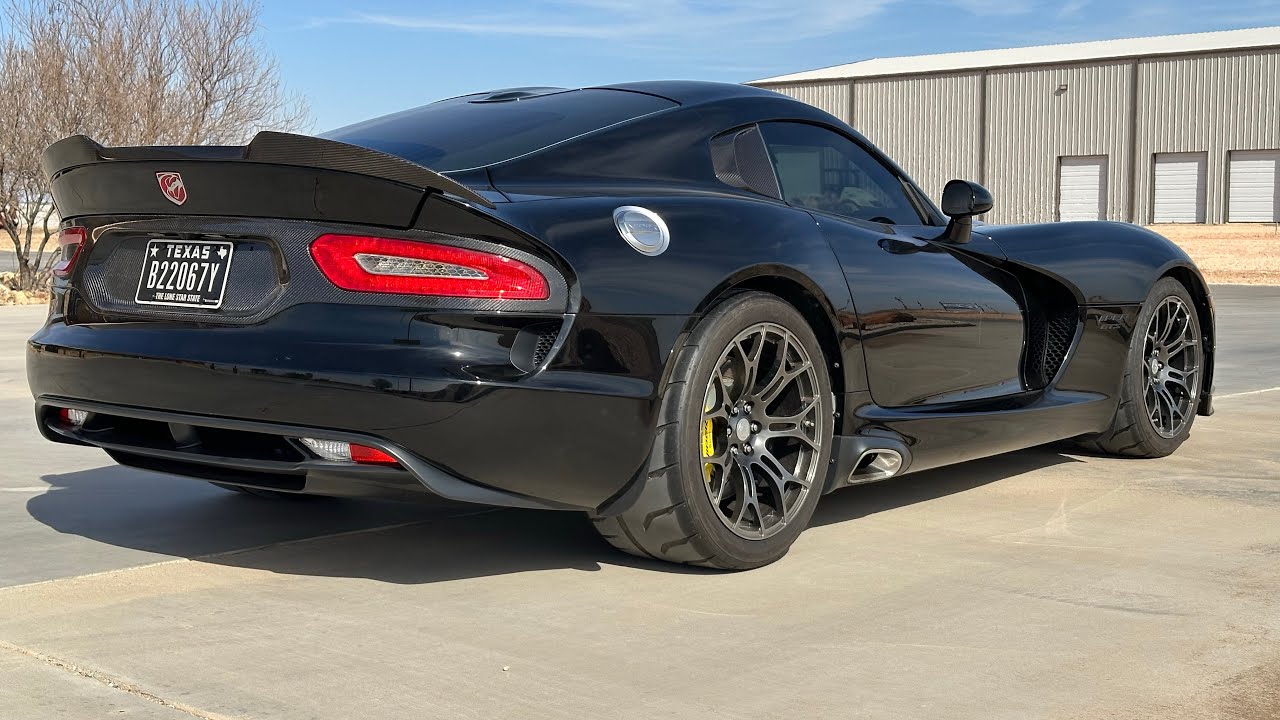 9 LITER Stroker Dodge Viper idling and full walk-around!