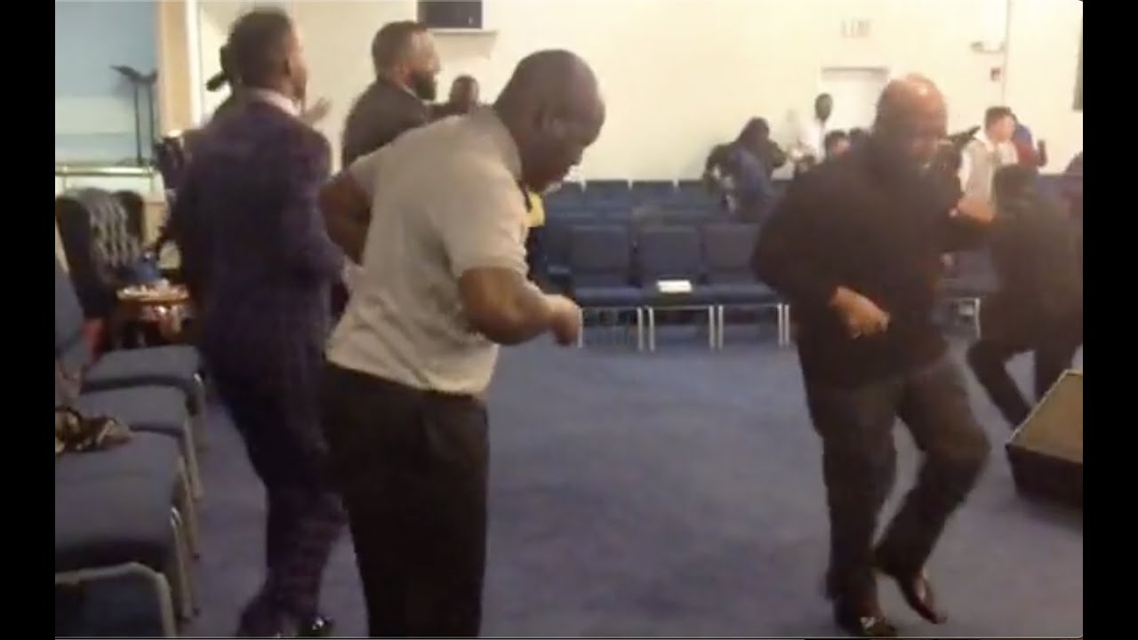 DANCING Prophet Todd Hall *CRAZY PRAISE BREAK* (2018)