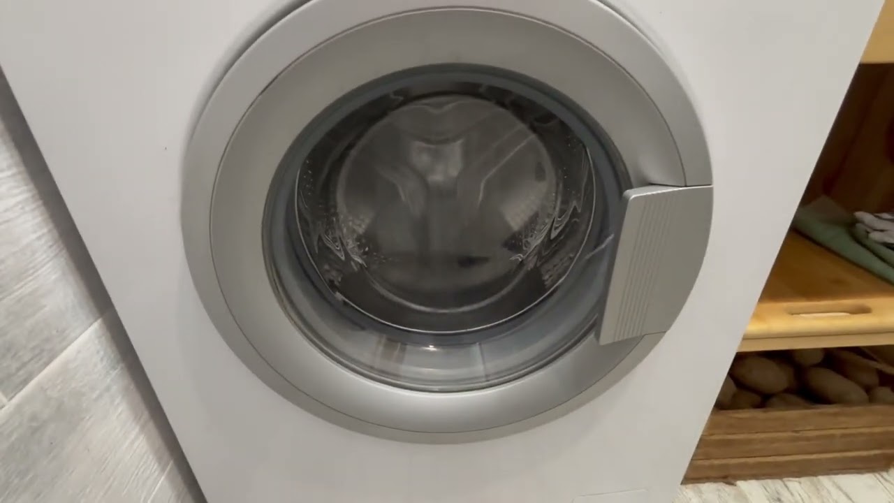 De ce nu se spală cum trebuie hainele? Scot hainele din mașină de spălat la fel de murdare | Arctic