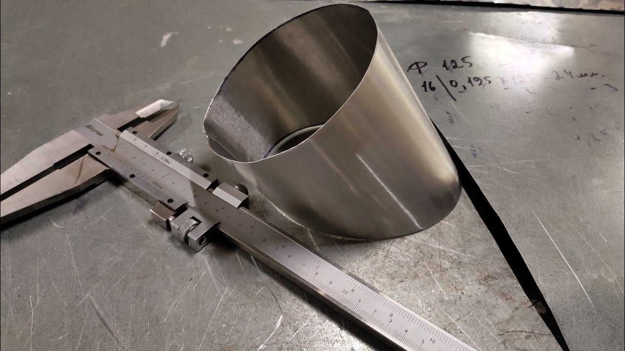 Построение развёртки усечённого цилиндра.