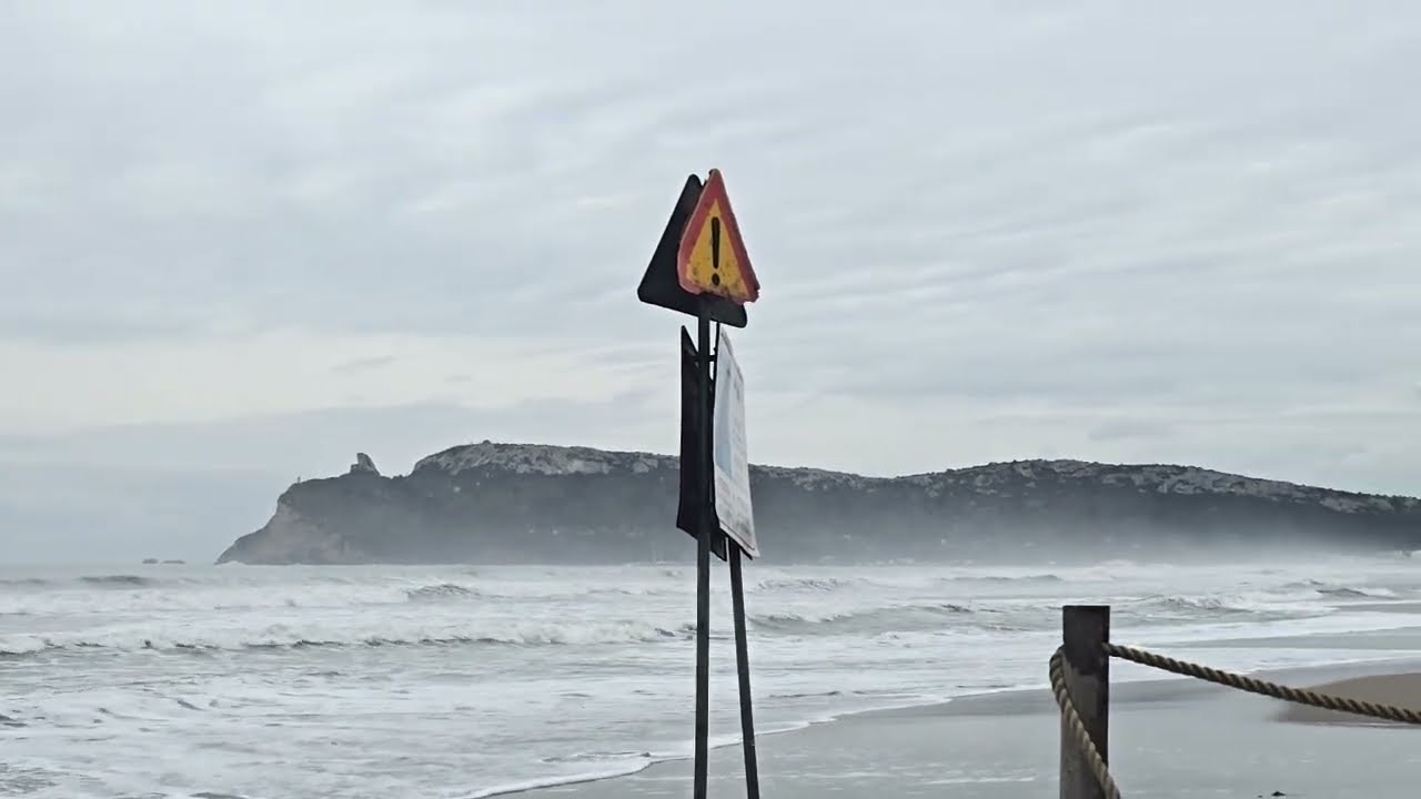 Italy | Bad Weather Alert in Sardinia | Poetto Beach | Strong Wave Surge 
