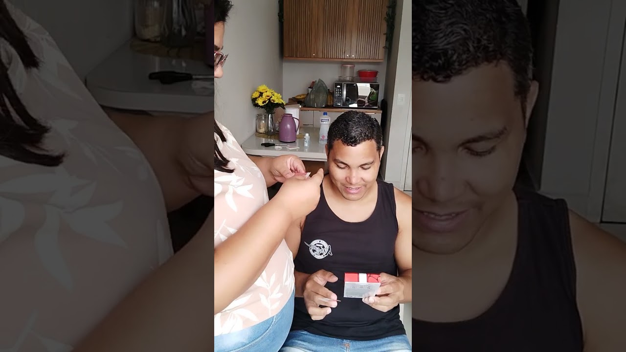 Testando cera de depilação no meu marido #casal20 #ceraquente #videosengracados 