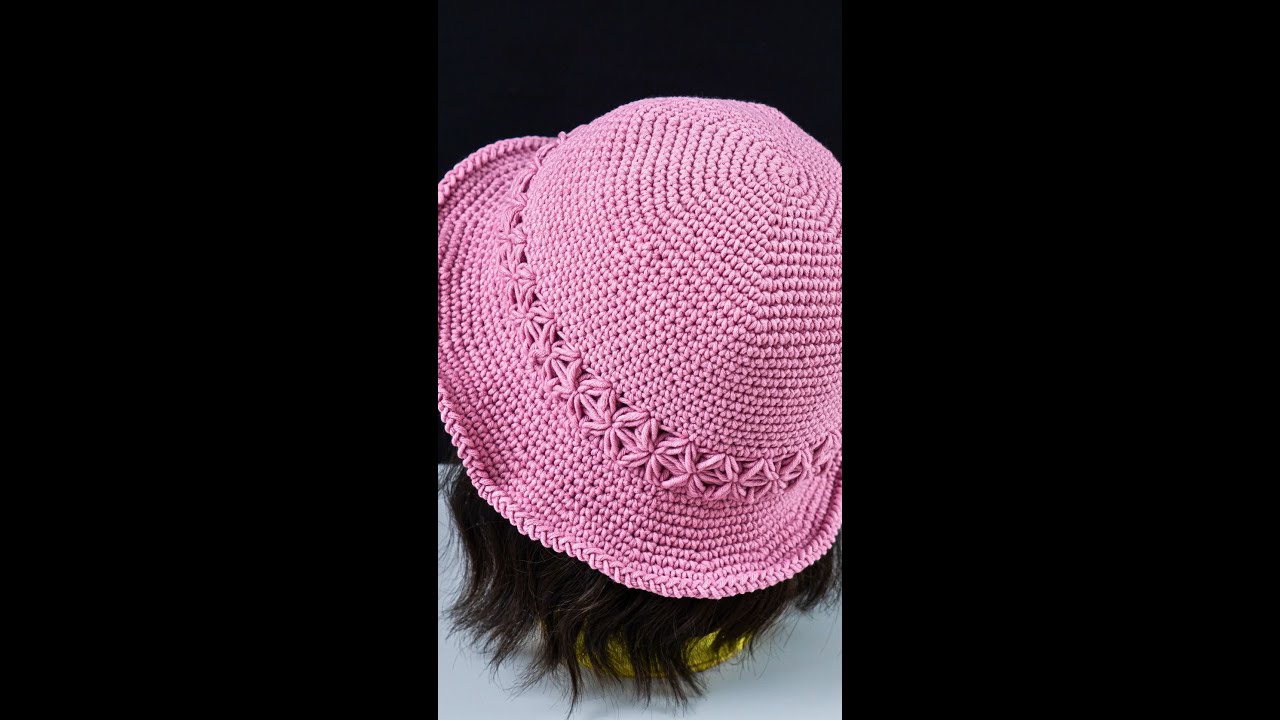 Простая и красивая вязаная крючком шапка Miarti🧶