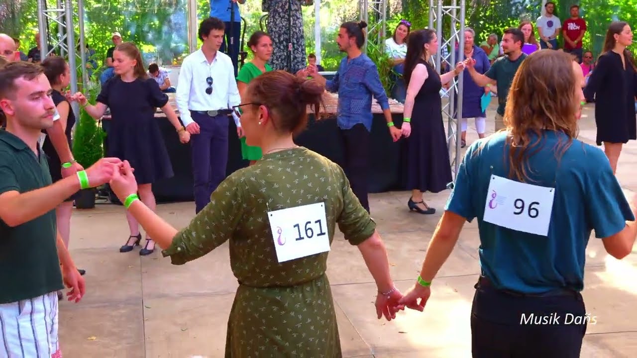 Danse bretonne  : Finale Gavotte du Pays de Calanhel - Tamm kreiz par Le Corre/Berardy - Gourin 2025