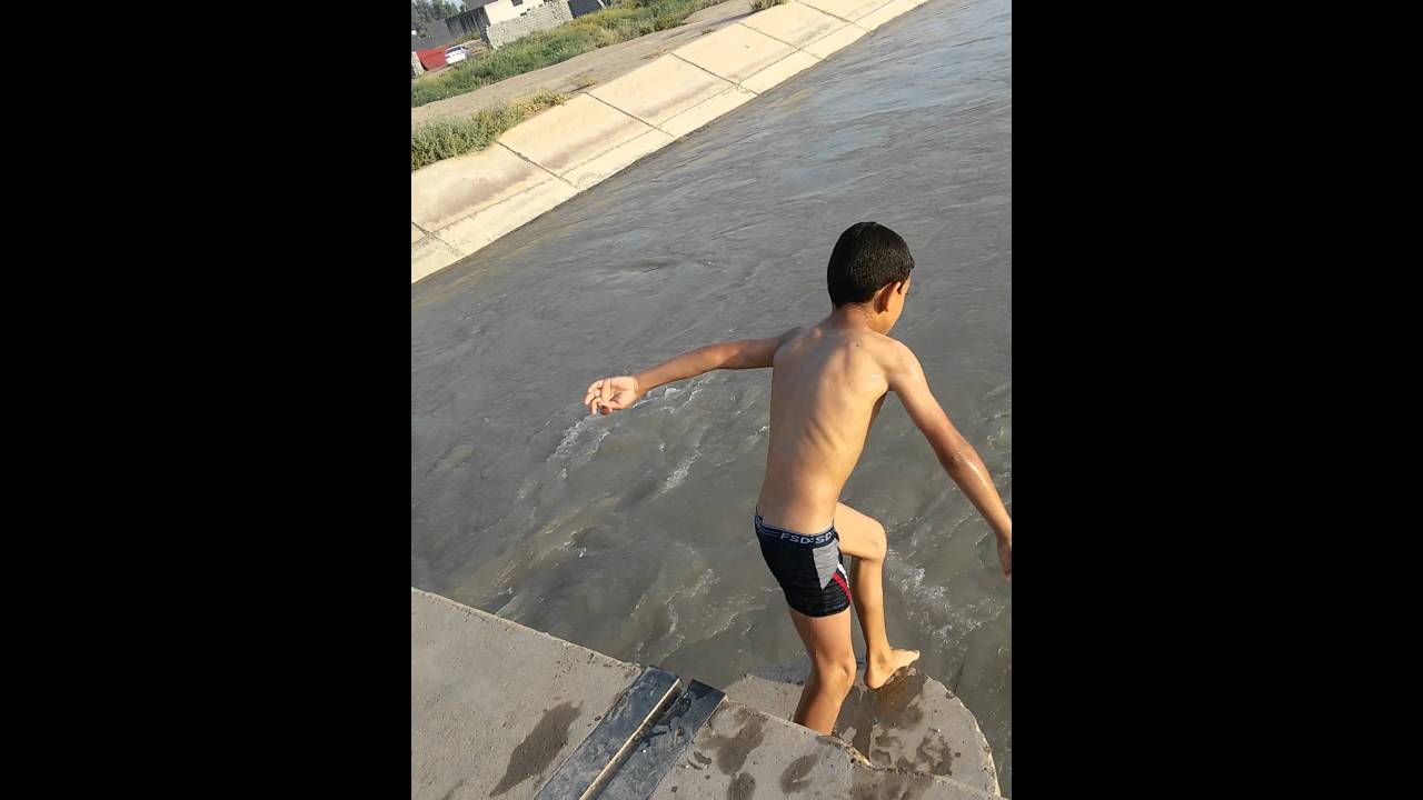 اصغر سباحين في قضاء الدجيل  2016/5/6
