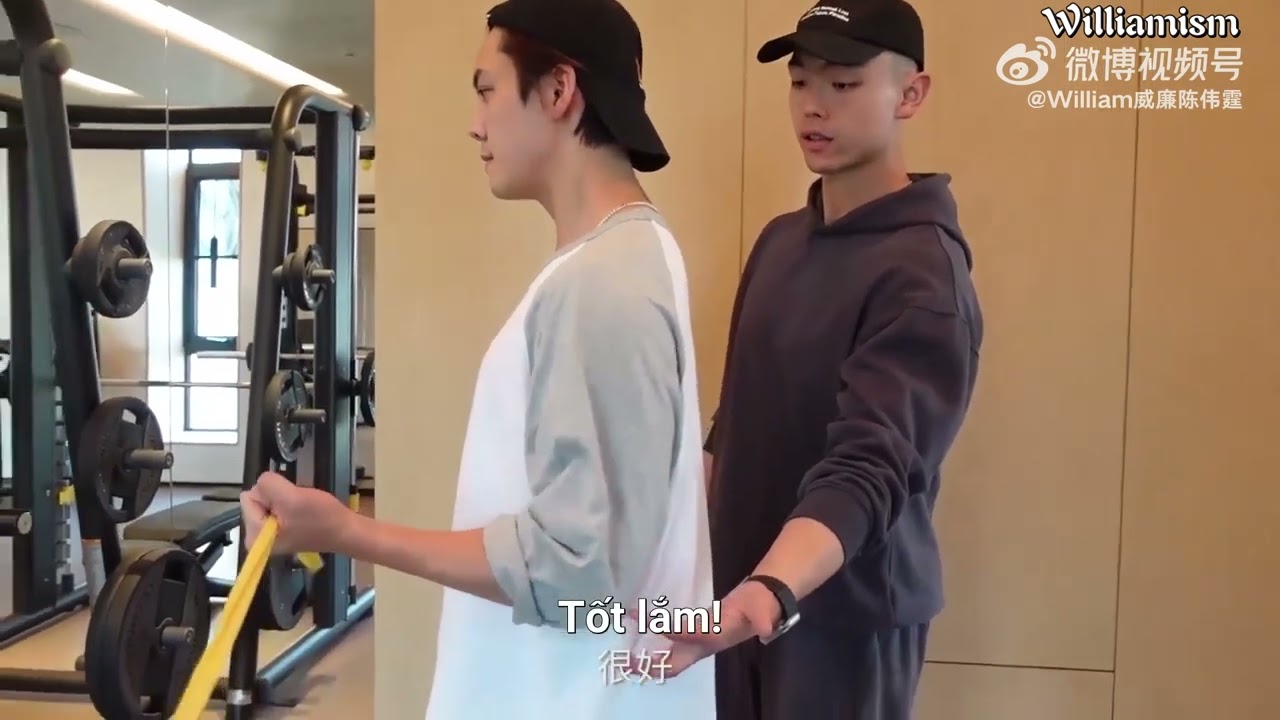 Vlog | William Trần Vỹ Đình 陈伟霆 's Fitness Vol.1 | Lái mô-tô đi tập gym.