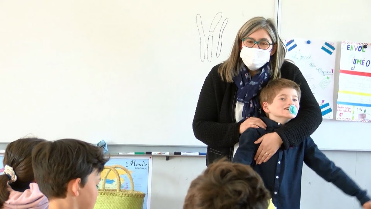 Syndrome d'Angelman : une collecte de crayons pour L'envol de Thyméo