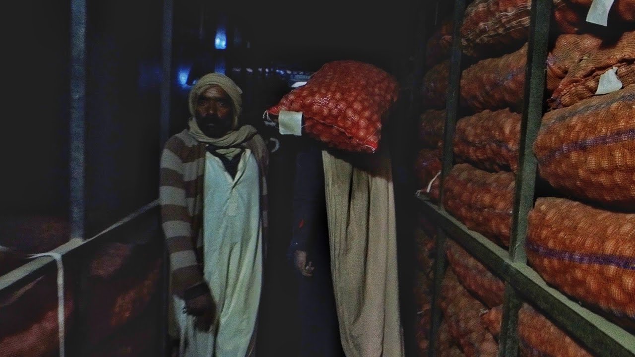 What's It like Inside a Pakistani COLD STORAGE Facility? 🥶