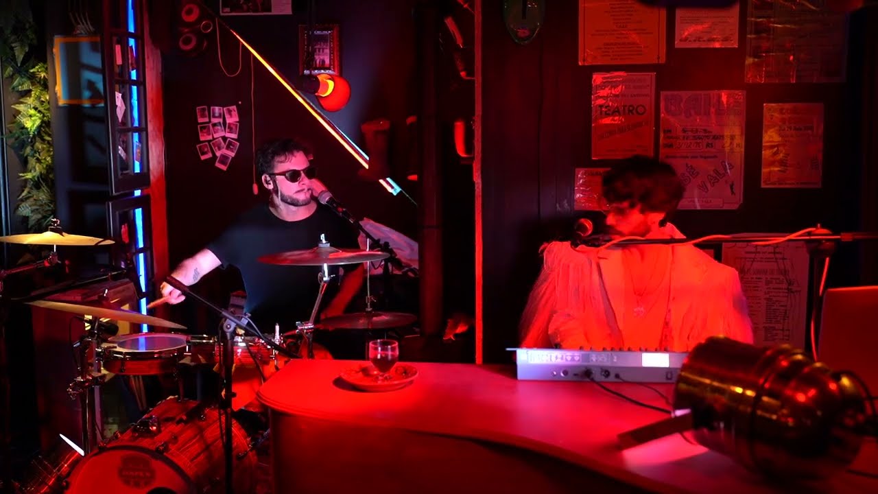 Bennie And The Jets - Elton John Extravaganza - tribute cover