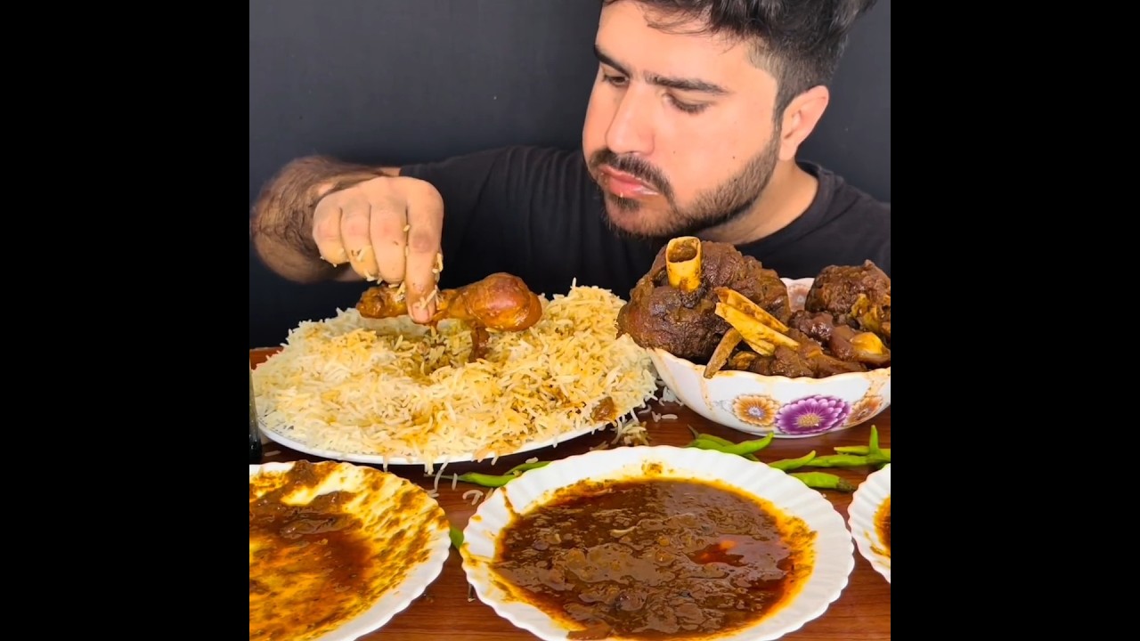 ASMR: EATING SPICY CHICKEN CURRY🔥 BASMATI RICE || #shorts #mukbangn#asmreating #mukbangasmr #asmr