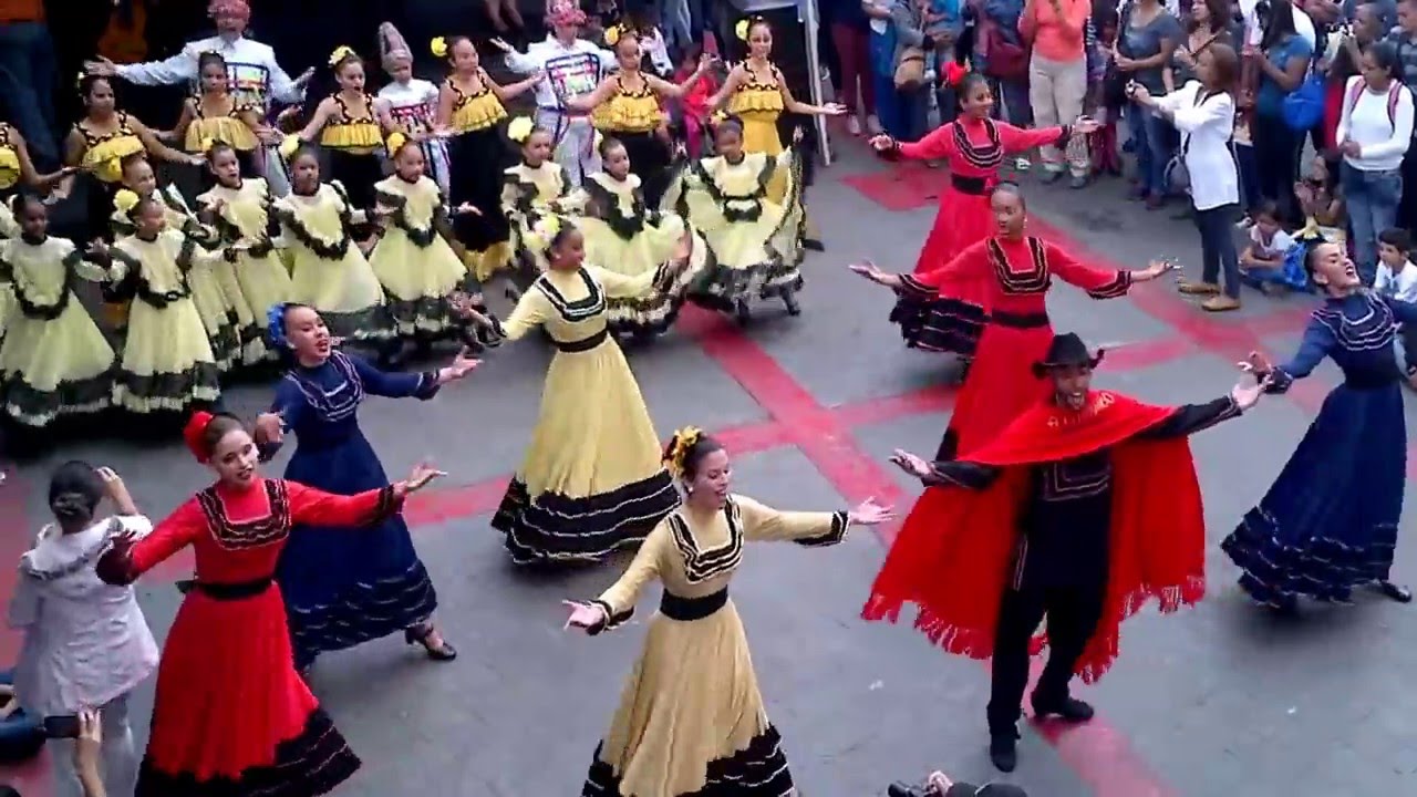 escuela de danza nacionalista el DITIRAMBO