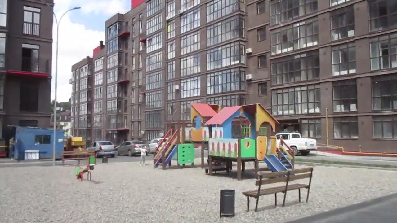 Кисловодск. Выход из парка на ул.Декабристов (Новые дома). 30.06.2022 г.