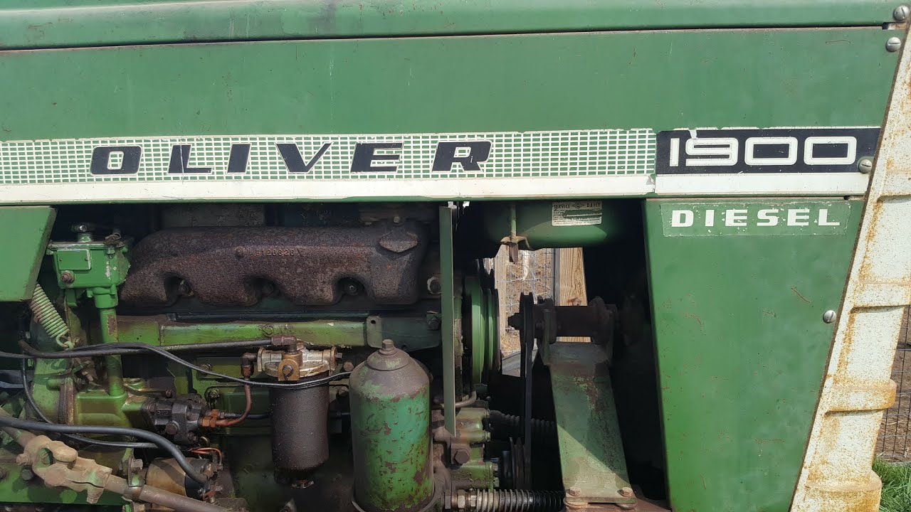 Oliver 1900 taking care of somebody's business.