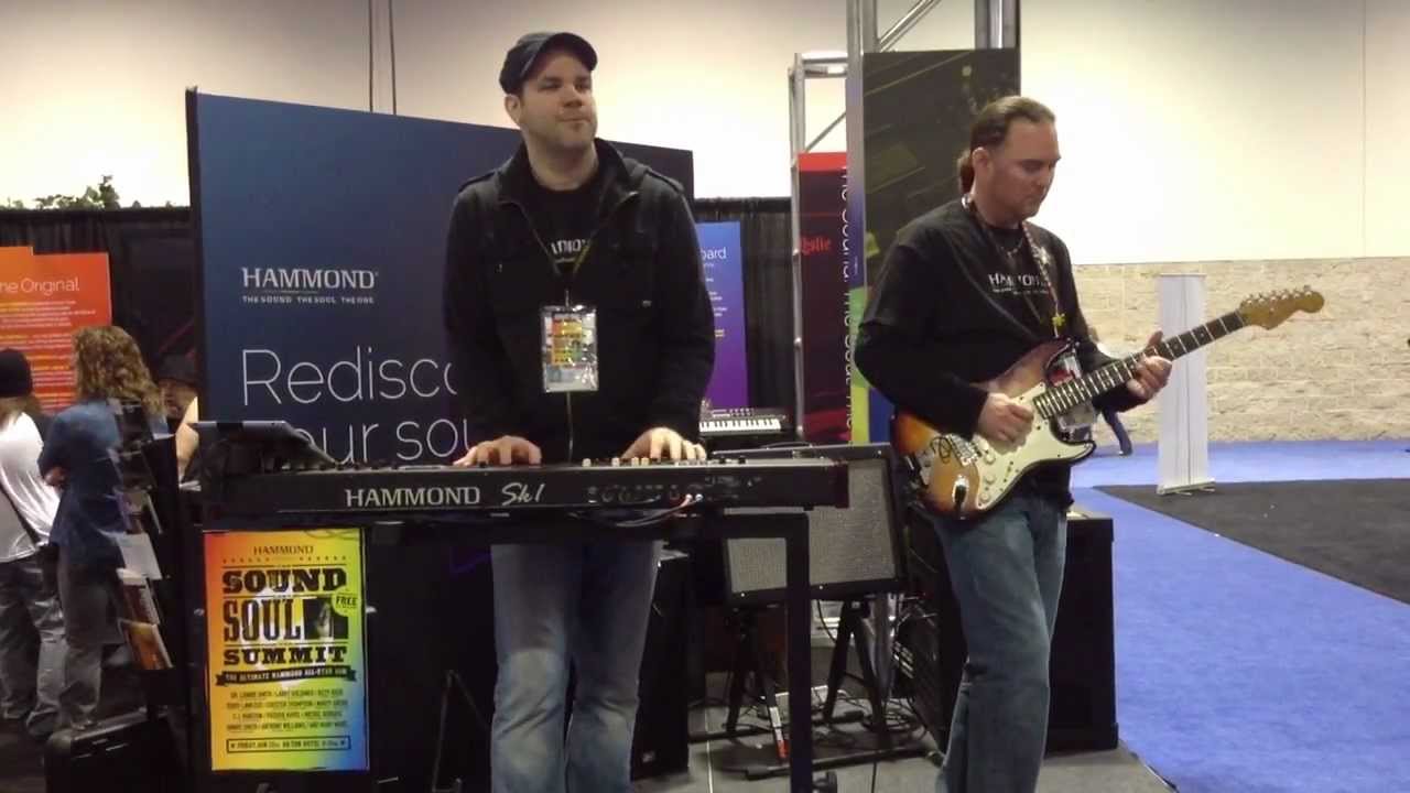 Kraft Music - Hammond Leslie Pedal and SK1 73 performance at NAMM 2013