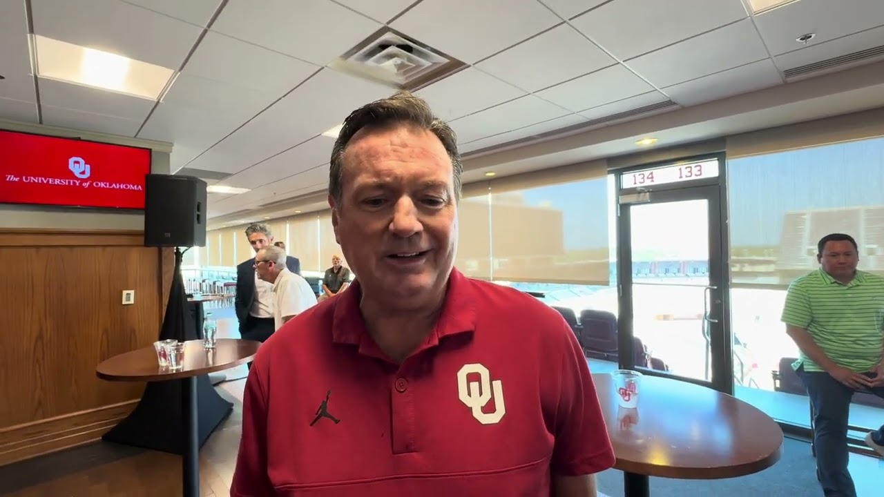 Oklahoma coach Bob Stoops on AD Joe Castiglione