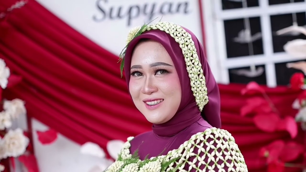 Cinema Baby Shower / Tingkepan. Tradisi yg unik dan kereen di madura Arosbaya. 