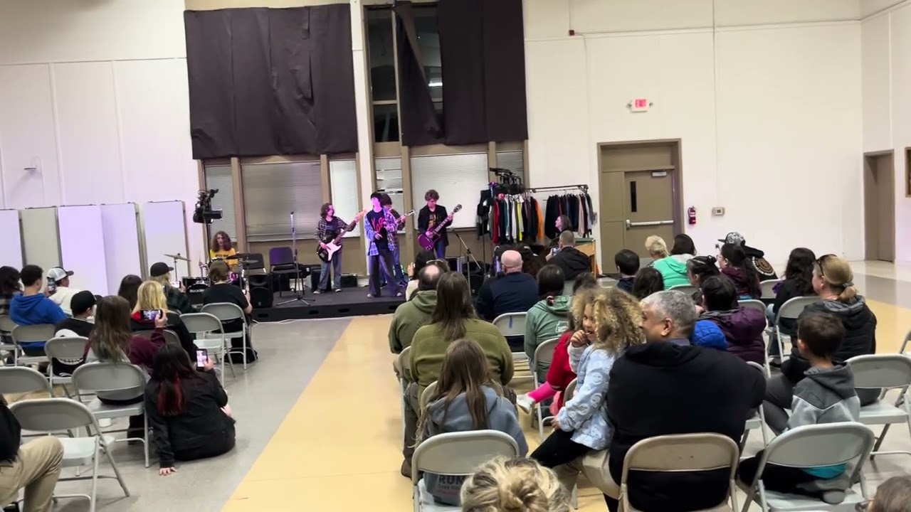 Floyd the barber live at a different schools talent show