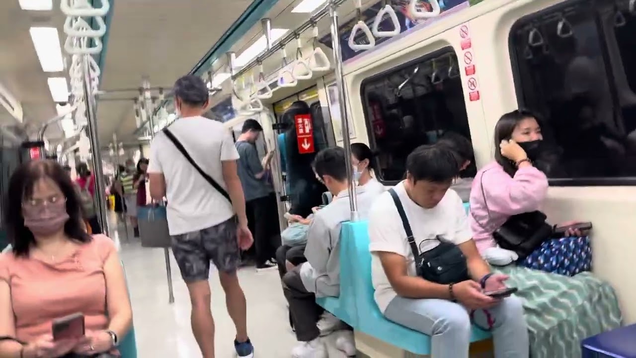 新北捷運C341往頂埔列車BL07板橋到BL06府中