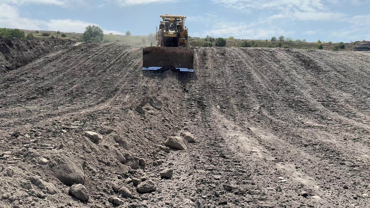 Skillful Operator Working With Caterpillar D9T Bulldozer - 4k