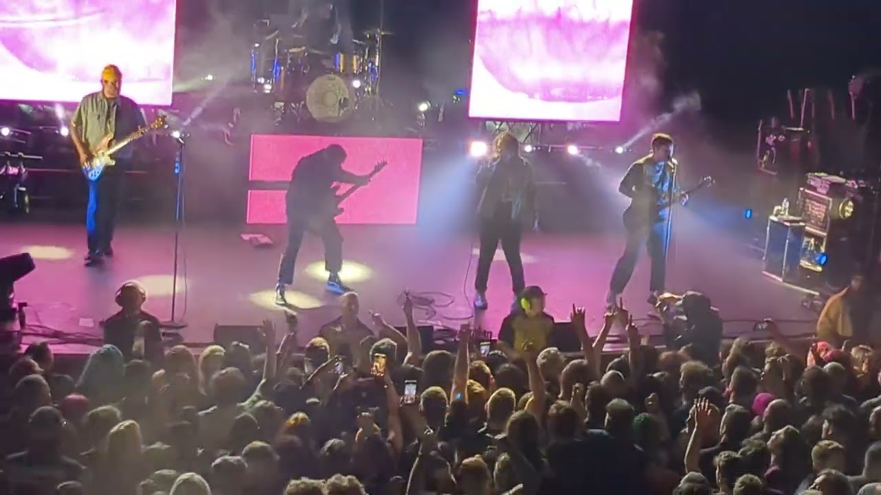 SILVERSTEIN FULL CONCERT  ( except encore ) O2 FORUM LONDON 1ST MARCH 25