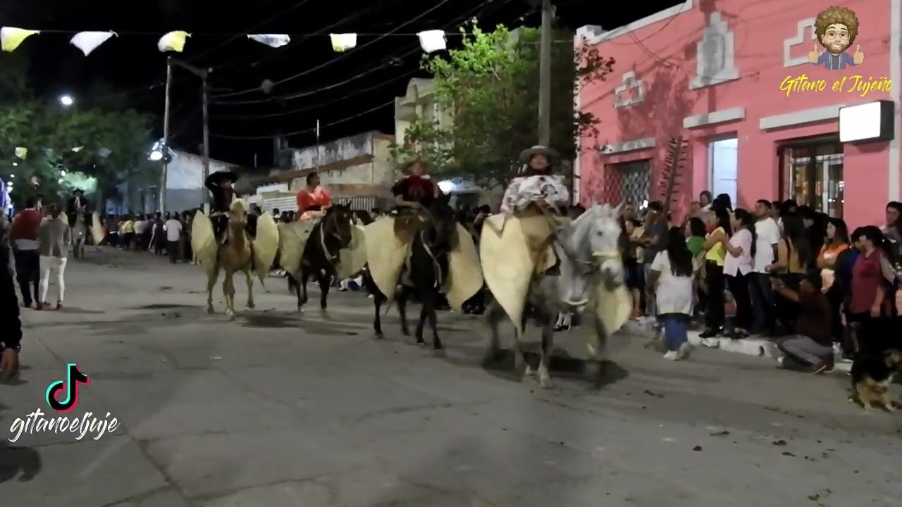 DESFILE DE GAUCHOS FISTA DEL MILAGRO CAMPO SANTO - SALTA