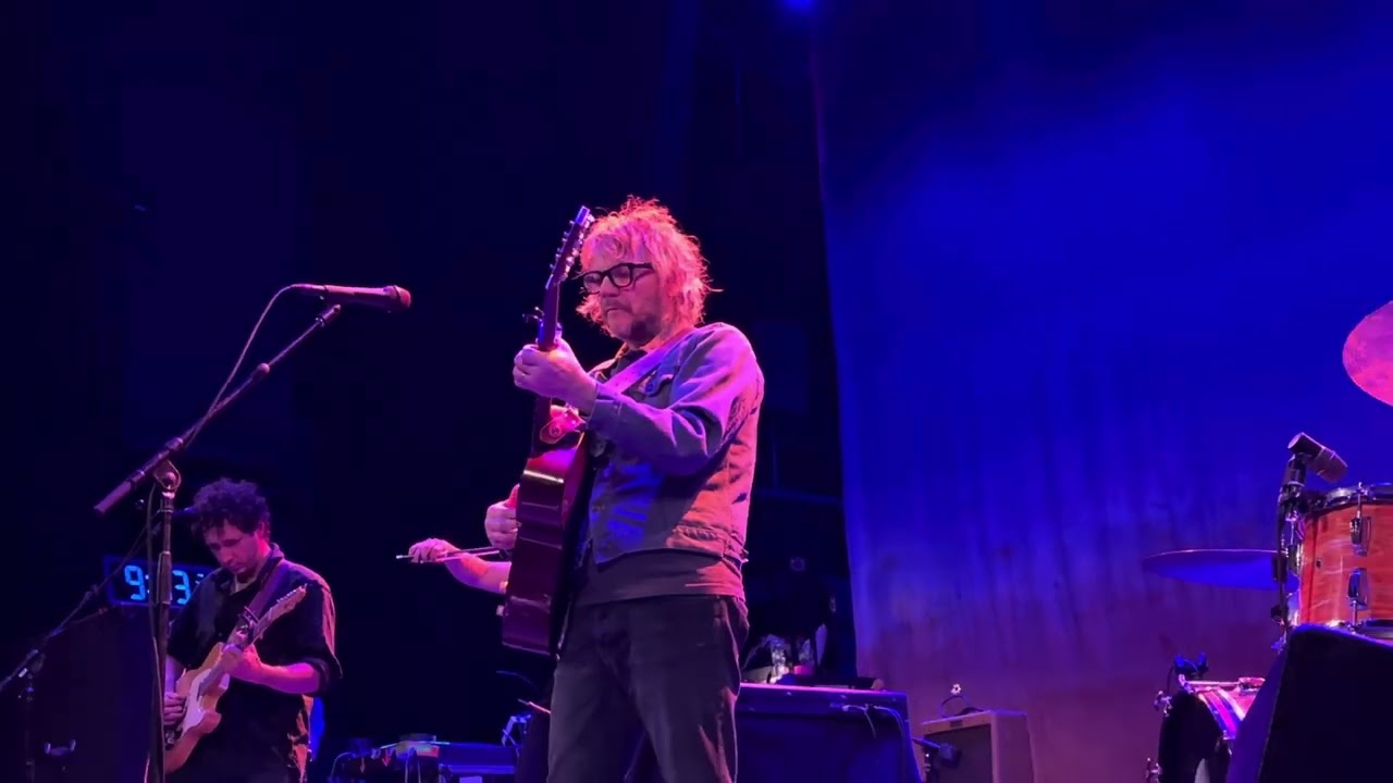 Jeff Tweedy 10/17/25 Stray Cats In Spain District Music Hall Norwalk, CT 