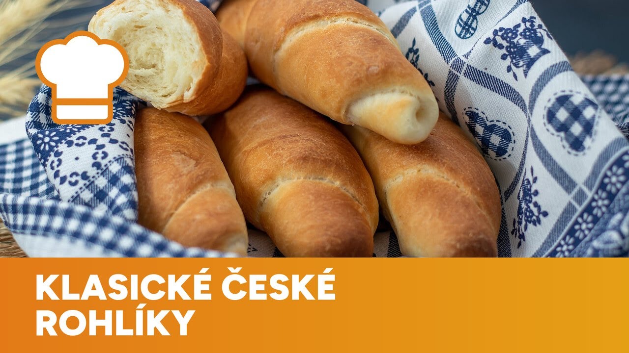 Klasické české rohlíky oblíbené v mnoha domácnostech jsou vláčné, nadýchané a jemné