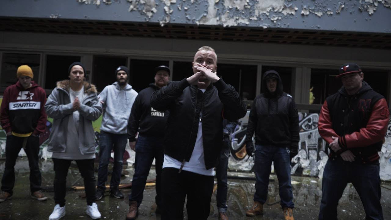 Rivo - Ykkösnyrkki ft. Nikke Ankara, Jussi Kuoma, Mängi, Eepi Boloks, MC Kajo, Altis & Skandaali