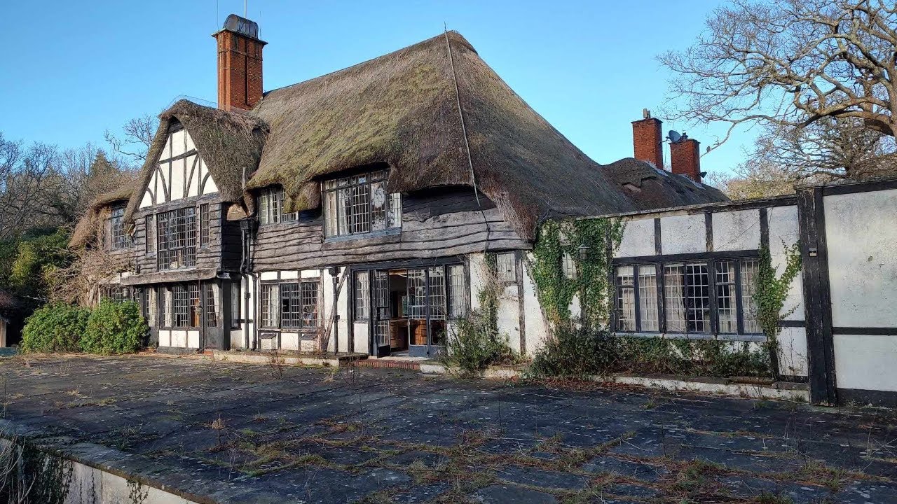 We Found an ABANDONED &pound;10,000,000 Mansion with SWIMMING pool,BOAT house and all set in 12 acres!!