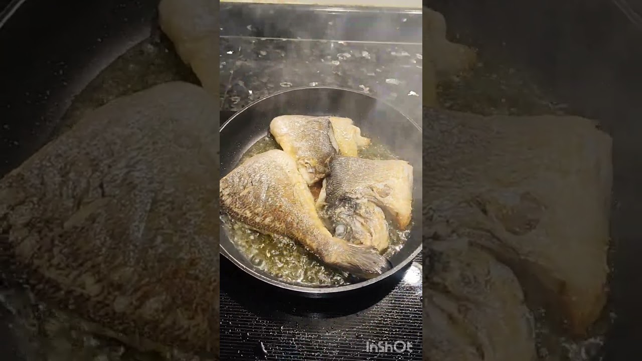 มากินทอดปลากรอบนอกฉ่ำในด้วยกันจ้า🐟ตามด้วยกระเทียมผัดน้ำมันร้อนๆโรยที่ปลาหอมอร่อยหน้ากินมาก😋👏