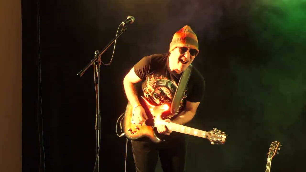 Malcolm Bruce Band at Whitby blues Rhythm and Rock Festival. on Sunday 9th November 2025.