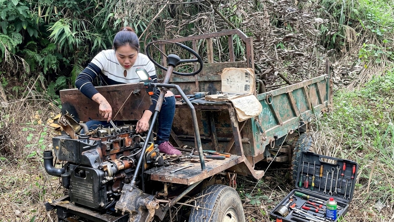 Timelapse: Girl spends 7 days repairing and starting an abandoned vintage 4x4 truck