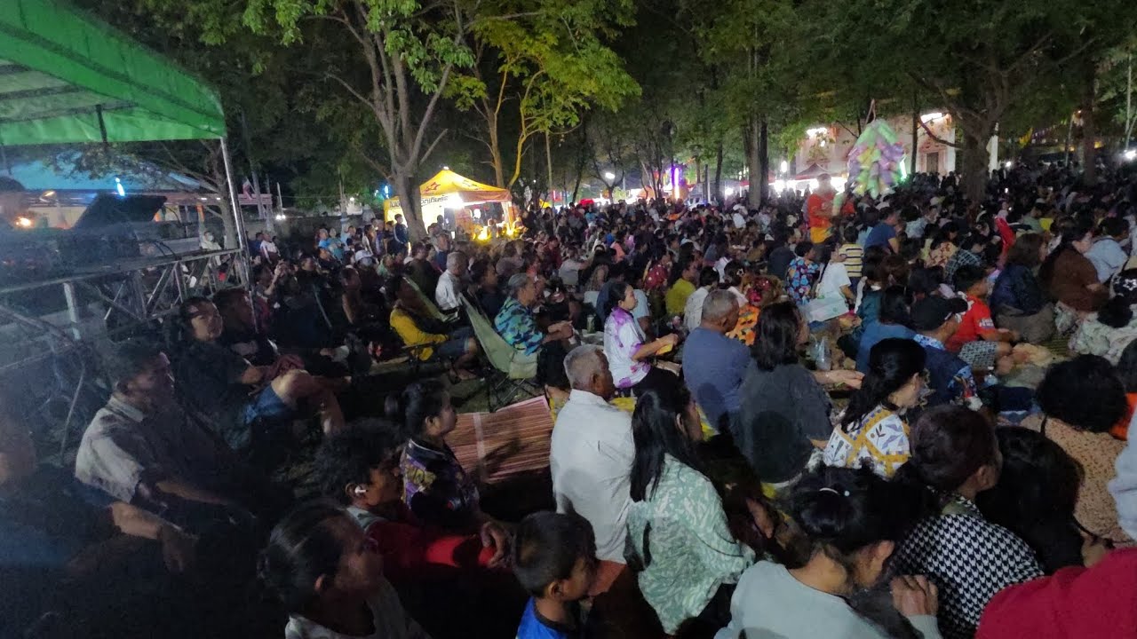 ขนลุกทั้งเชียงยืนเมื่อโชว์นี้เริ่มขึ้น#อุดรธานี #สาวน้อยเพชรบ้านแพง 