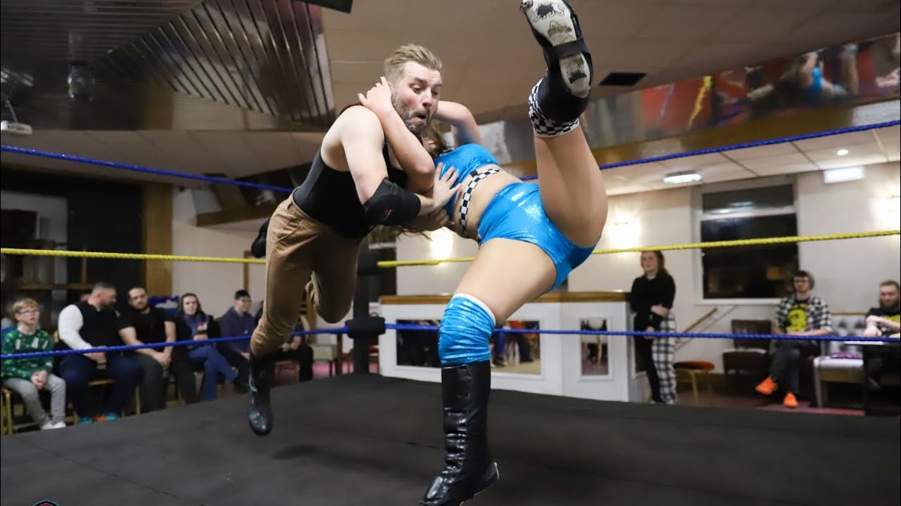 Mr. Rikki vs Natalie Sykes 👽🛸 Mince Pies and Meteorites 🥧☄️