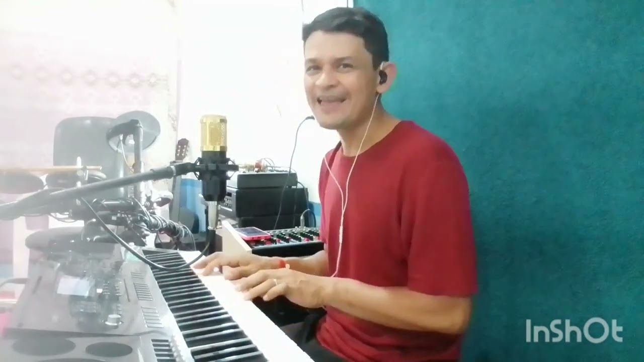 Julio Moraes cantando o louvor Eu n&atilde;o vou calar
