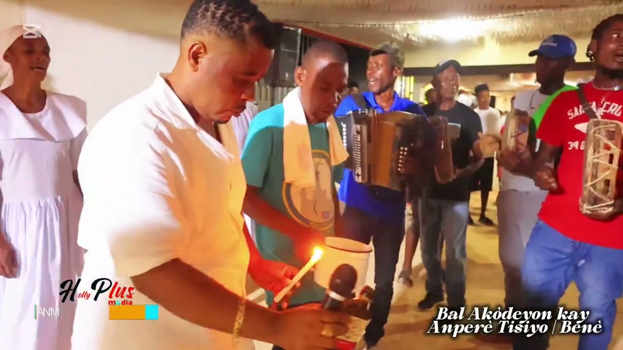 Bal Ak&ograve;deyon kay Anper&egrave; Tisiyo lekba ap antre nan badji a| Ben&egrave; 9vy&egrave;m seksyon 