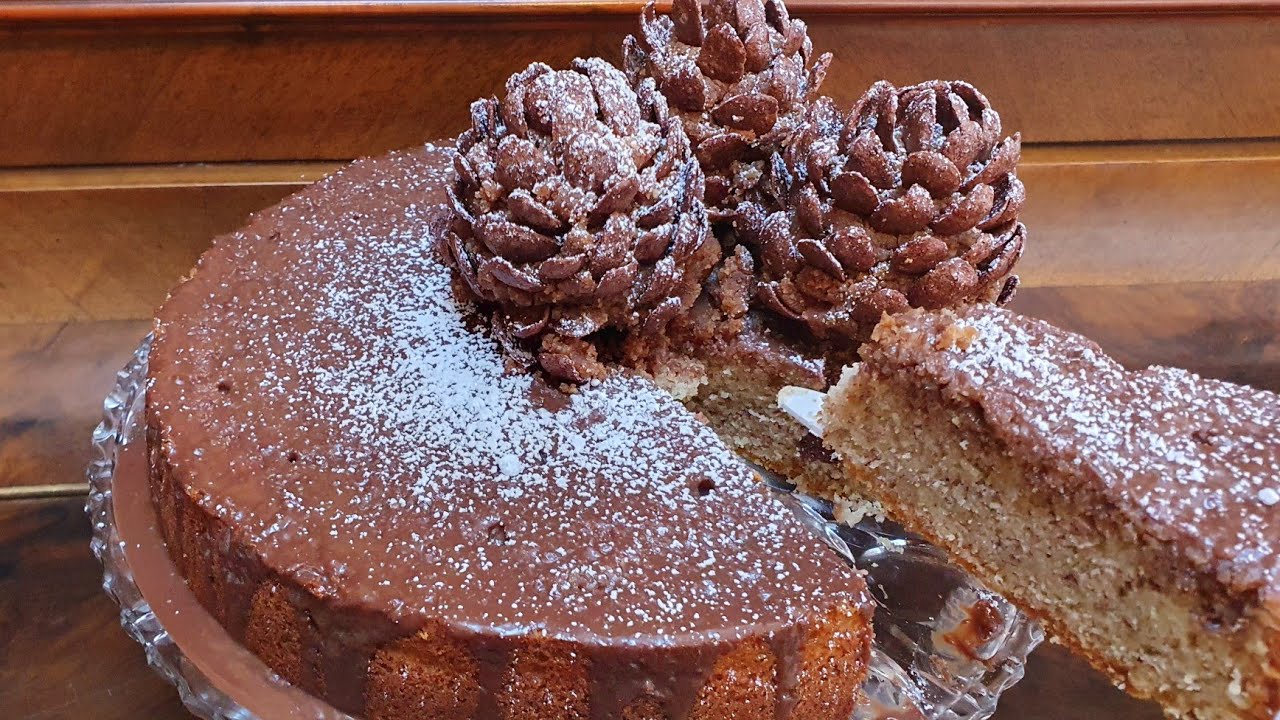 Essbare Tannenzapfen auf Nusskuchen - Carina's süsse Welt