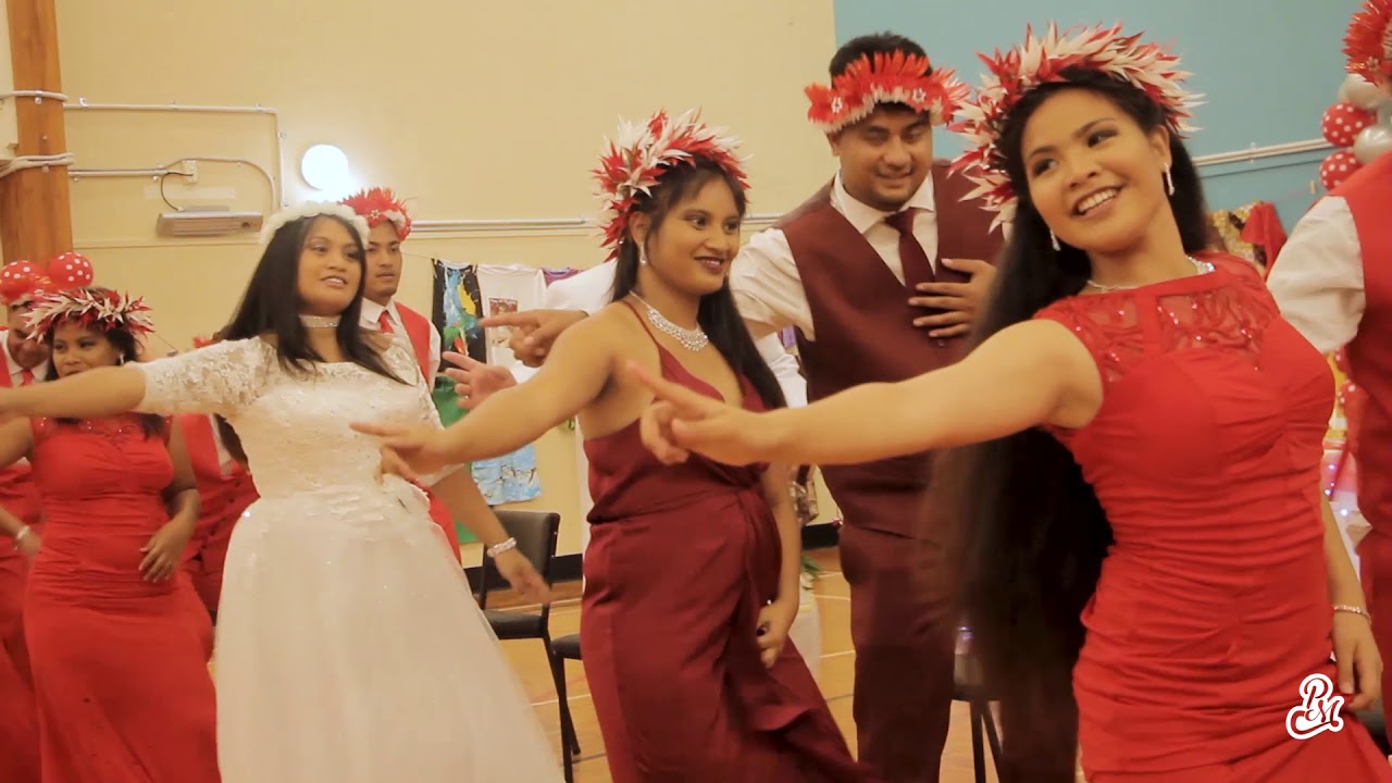 Kiribati Bride & Groom Dance off - Tekabwan & Mack Wedding